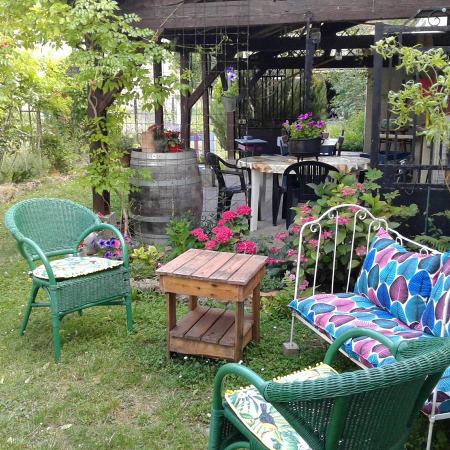 Bed and Breakfast Le Coq En Pate Ромийи-сюр-Сен Экстерьер фото